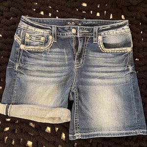 Miss Me Midi Shorts Sz. 31 Worn 2 times